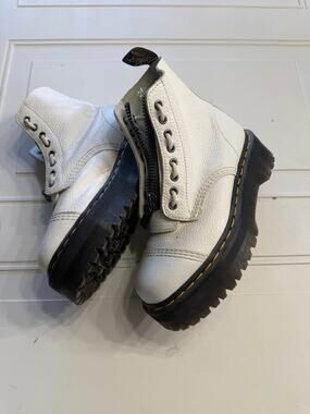 Doc Dr. Martens Womens Sz 8 White Sinclair Platform Zip Leather Boots